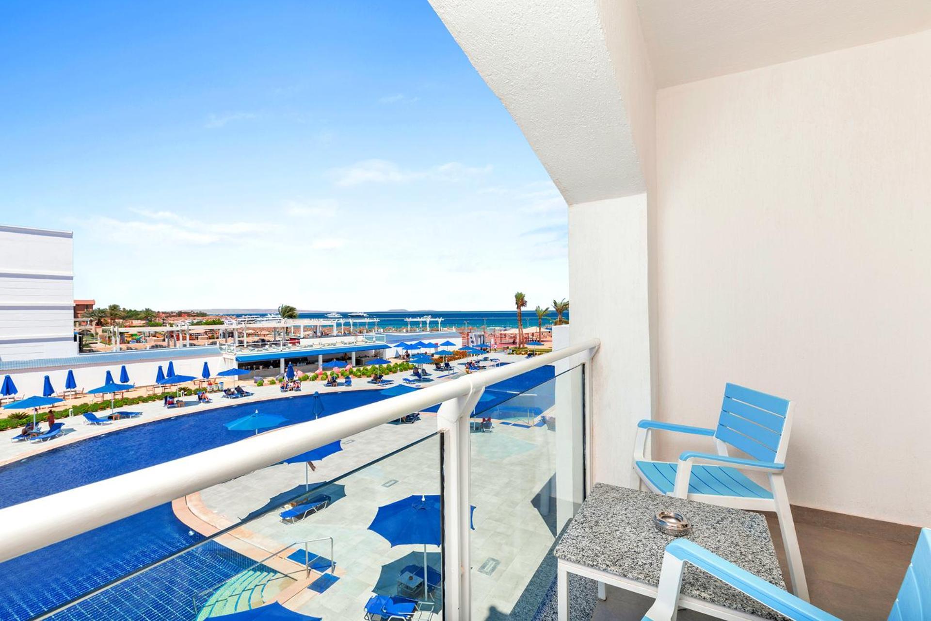 Pickalbatros Blu Spa Resort - Adults Friendly 16 Years Plus- Ultra All-Inclusive Hurghada Luaran gambar Balcony of a hotel room